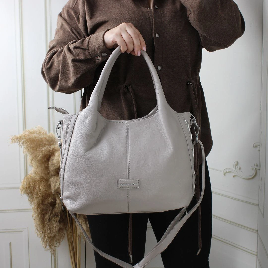 Жіноча світло сіро-лілова сумка А4 з екошкіри з боковими блискавками