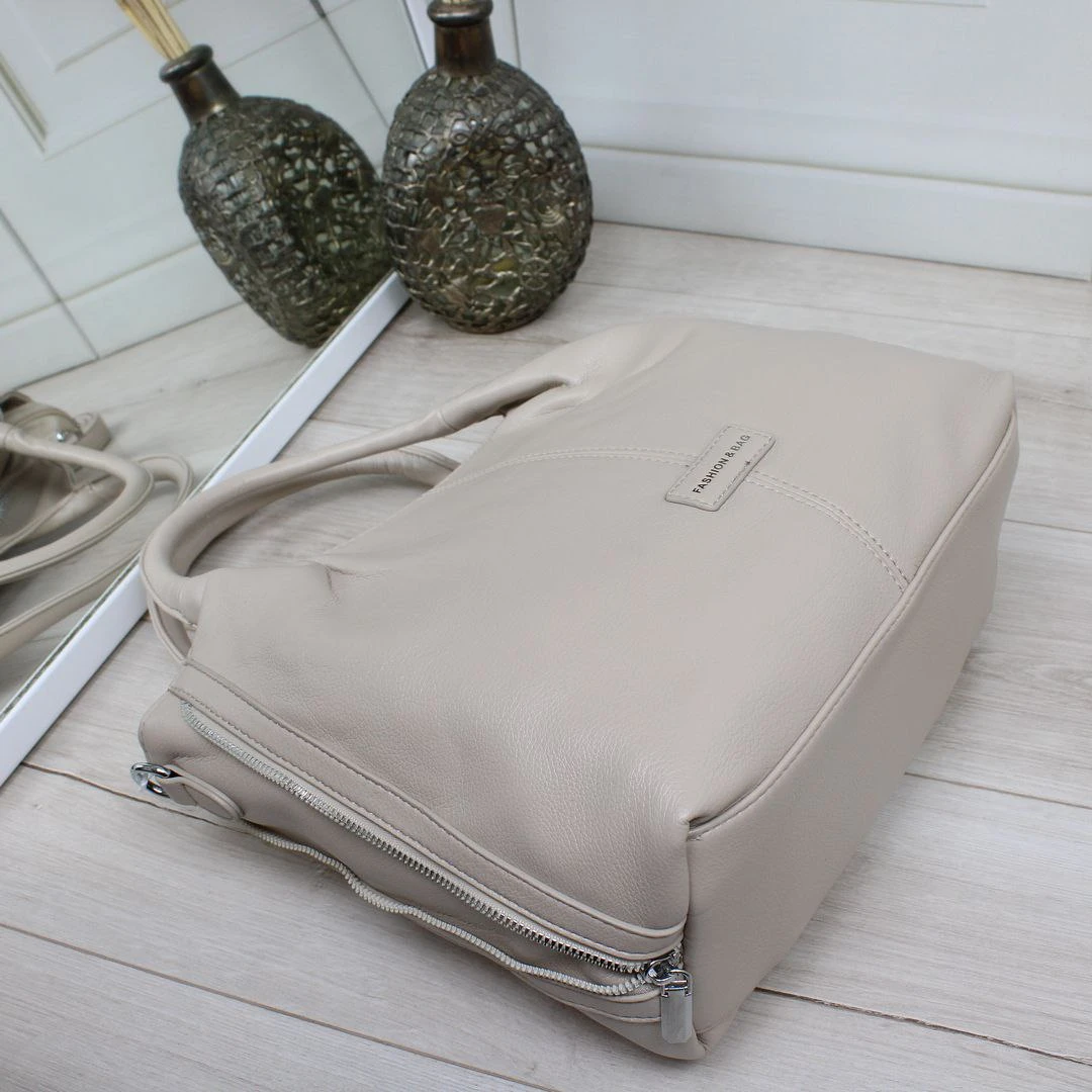 Бежева жіноча сумка тоут під формат А4 із регульованою формою