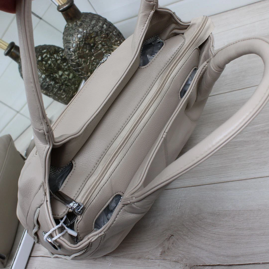 Бежева жіноча сумка тоут під формат А4 із регульованою формою