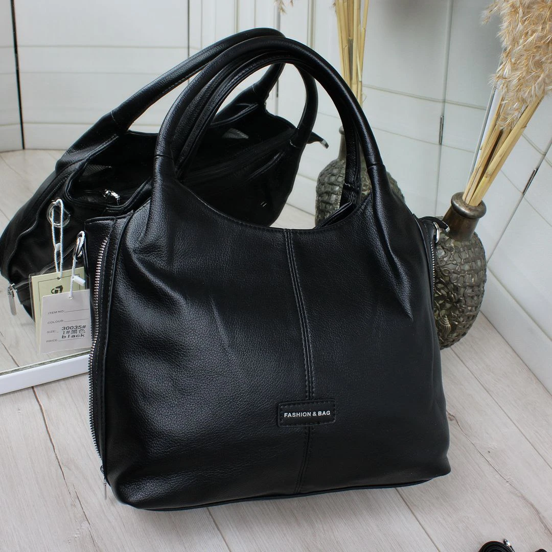 Чорна класична жіноча сумка під А4 формат із екошкіри