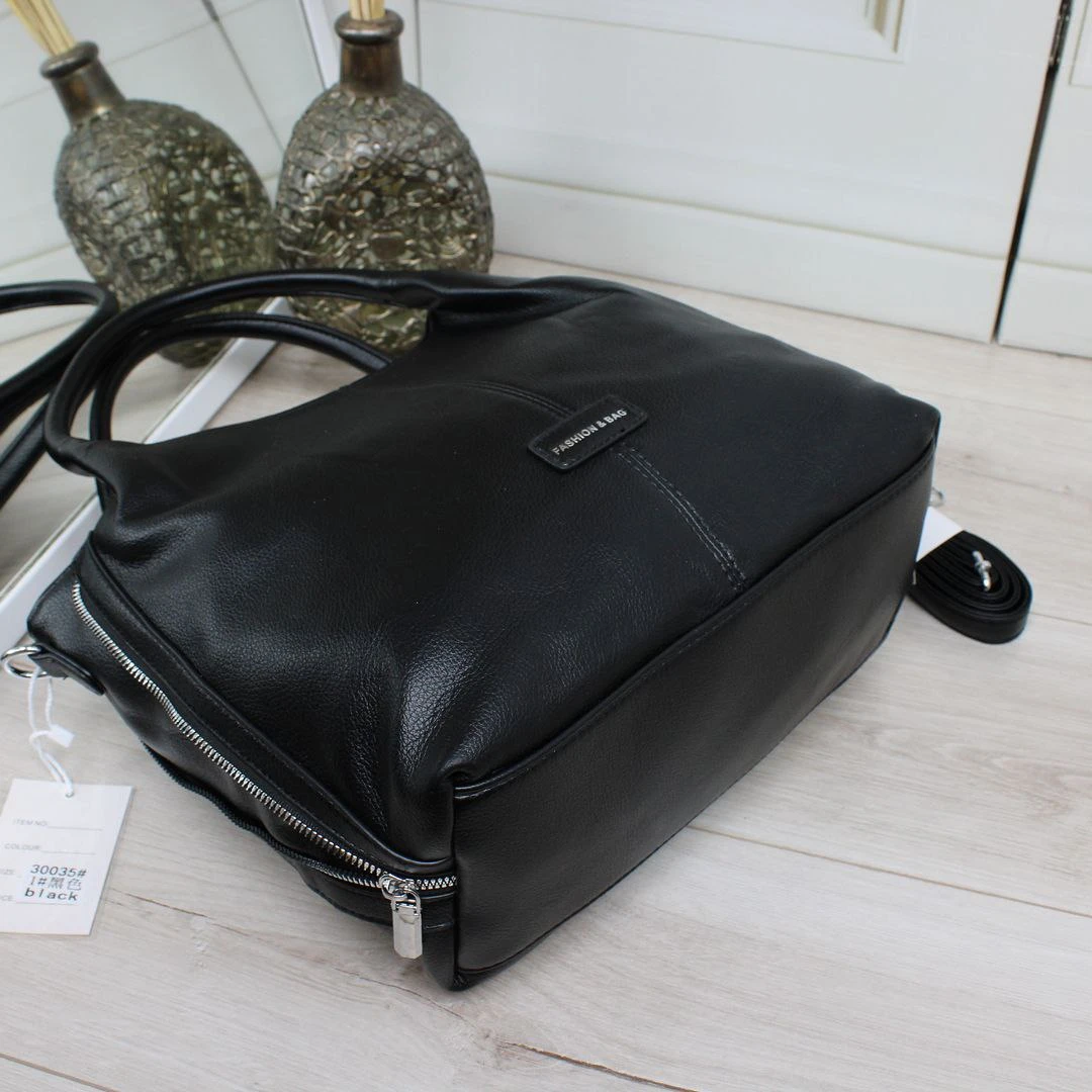 Чорна класична жіноча сумка під А4 формат із екошкіри