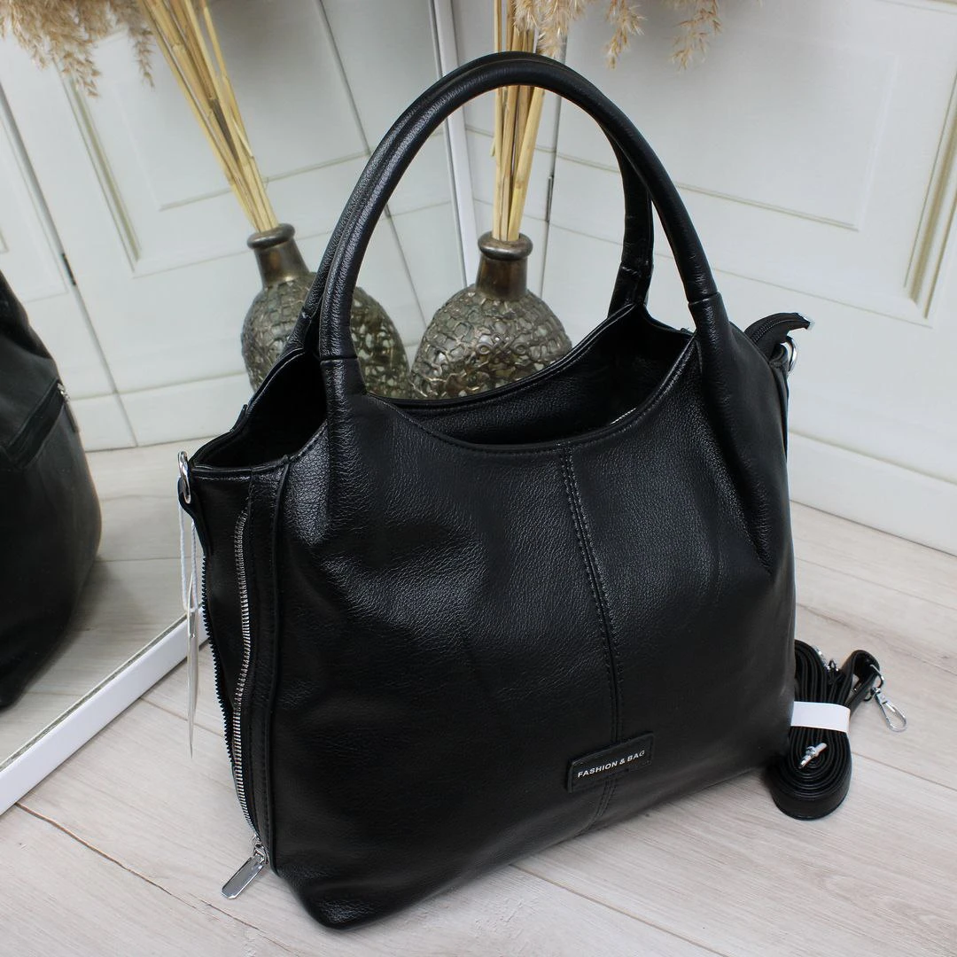 Чорна класична жіноча сумка під А4 формат із екошкіри