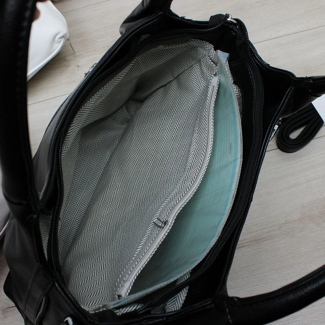 Чорна класична жіноча сумка під А4 формат із екошкіри