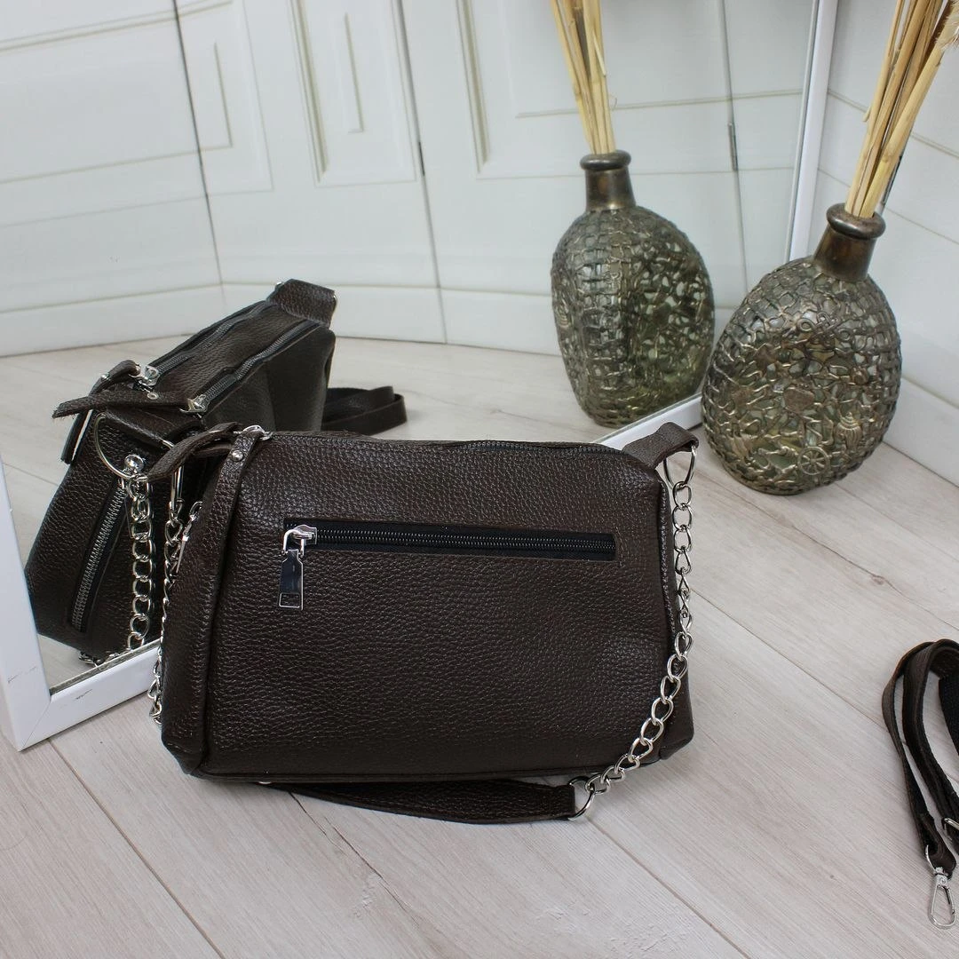 Жіноча шкіряна сумка крос-боді шоколадного кольору через плече