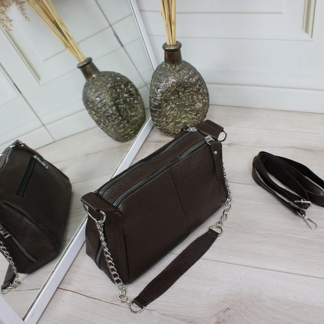 Жіноча шкіряна сумка крос-боді шоколадного кольору через плече