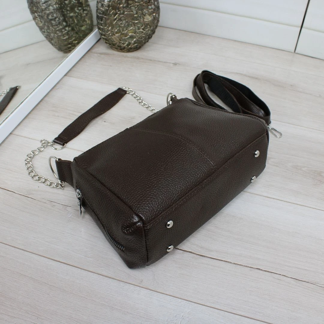 Жіноча шкіряна сумка крос-боді шоколадного кольору через плече