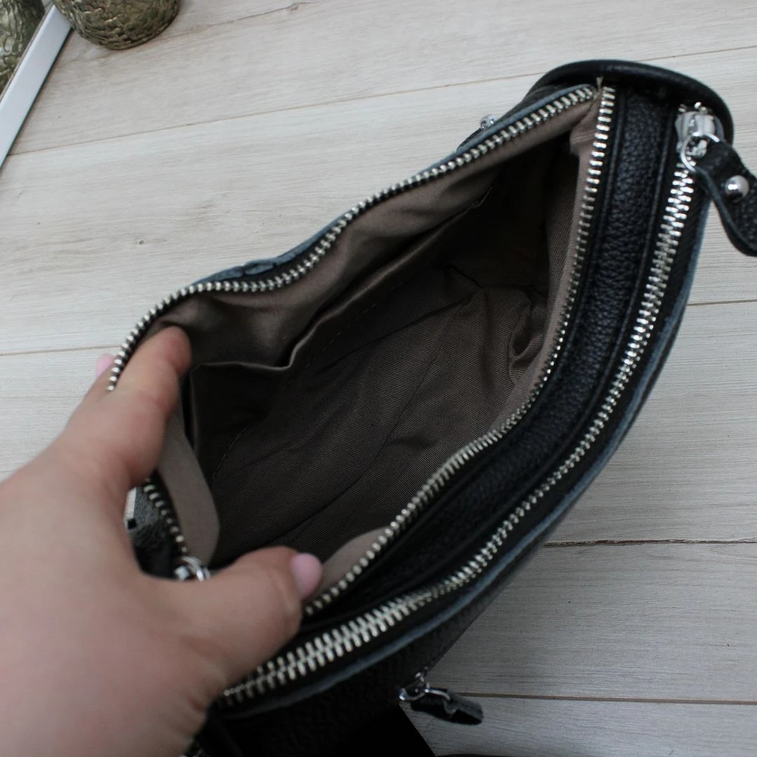Жіноча чорна сумка крос-боді з натуральної шкіри з багатьма кишенями