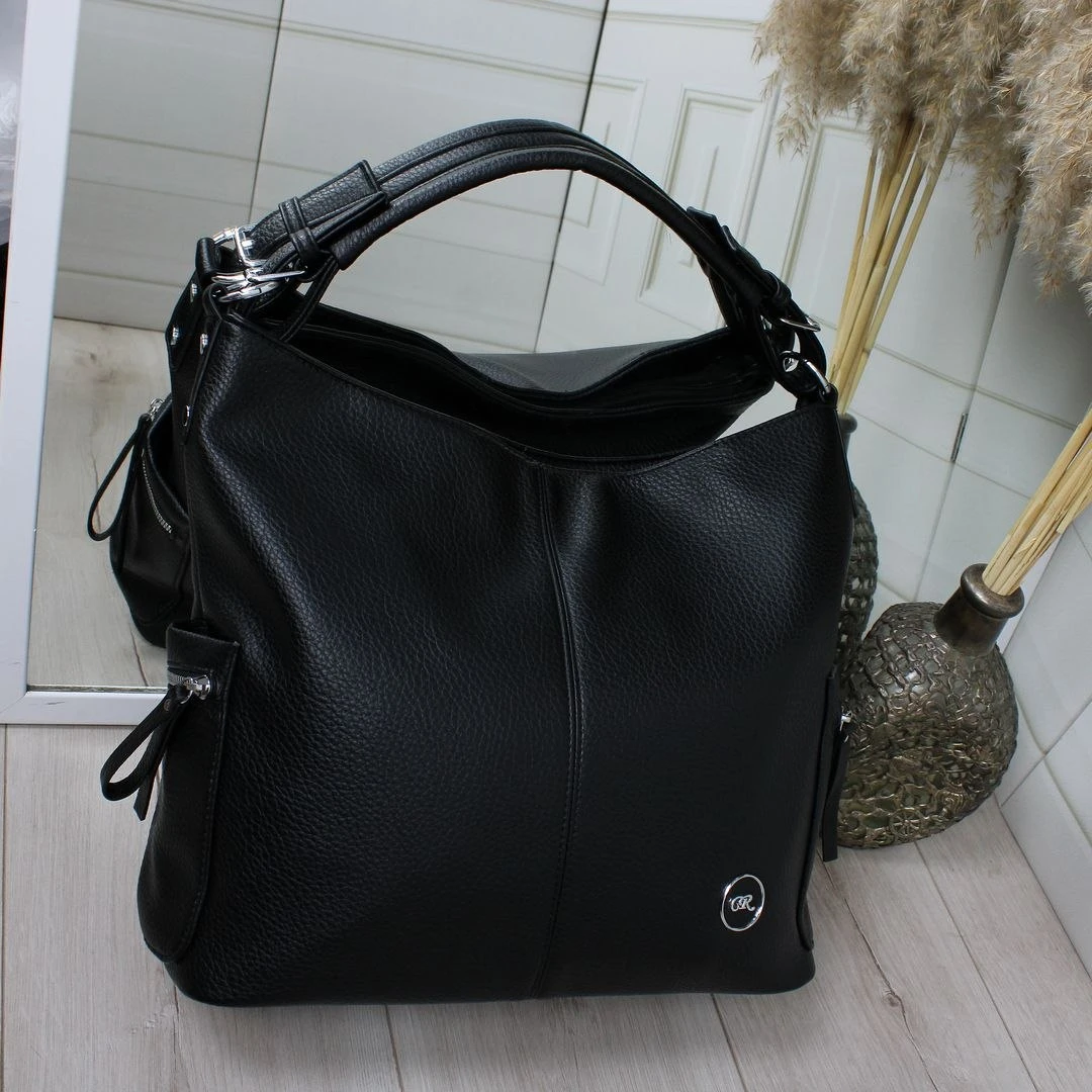 Чорна жіноча сумка-мішок з екошкіри формат А4 з регульованою ручкою