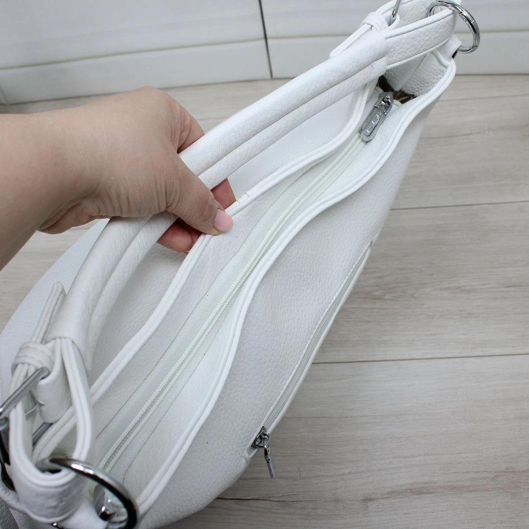 Біла жіноча велика сумка-мішок з екошкіри для документів А4