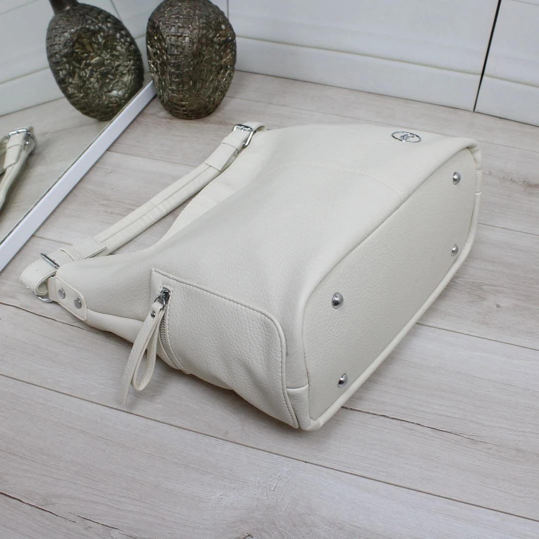 Молочна жіноча сумка-мішок з екошкіри великого розміру А4