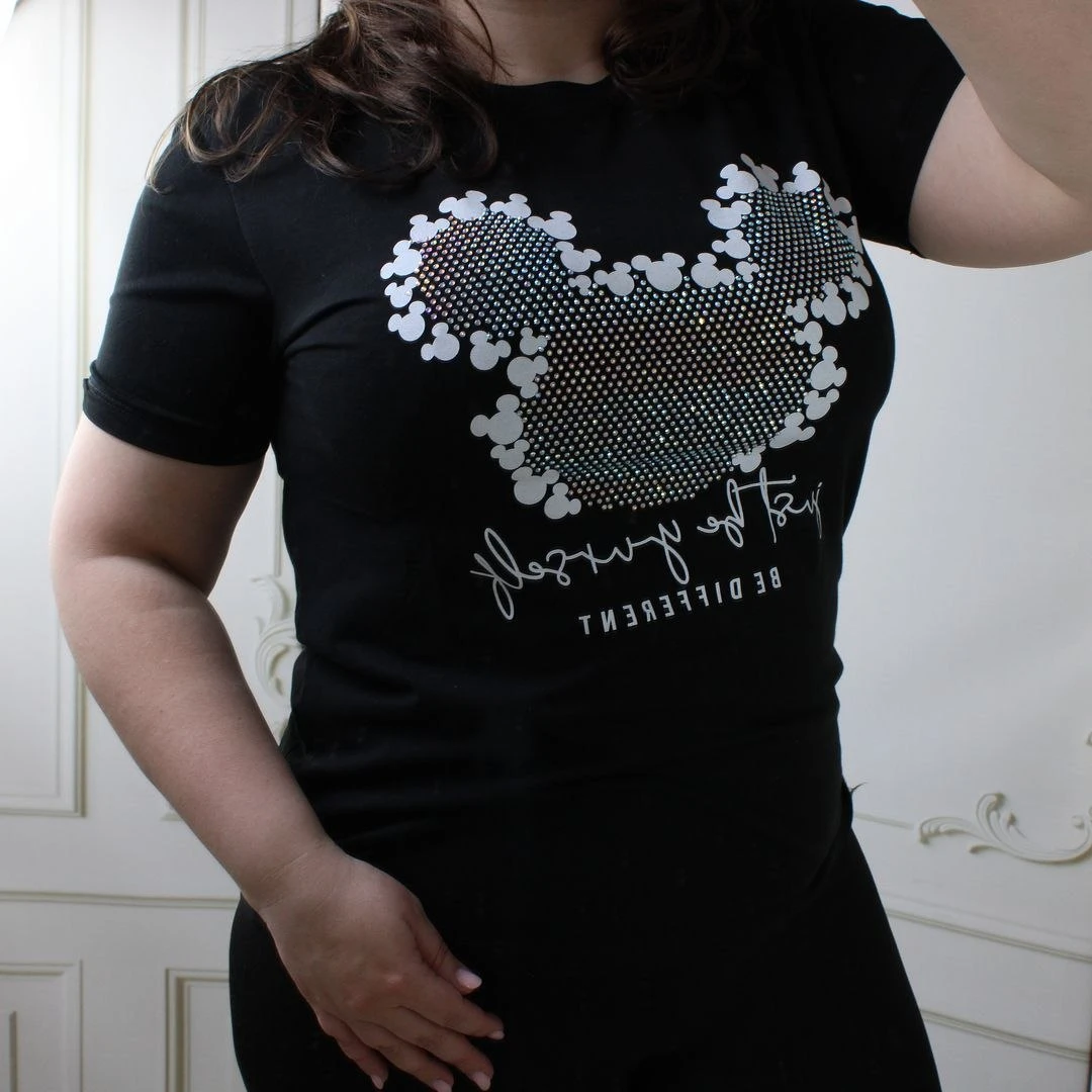 Чорна жіноча футболка з принтом Mickey та стразами (100% котон, Туреччина)