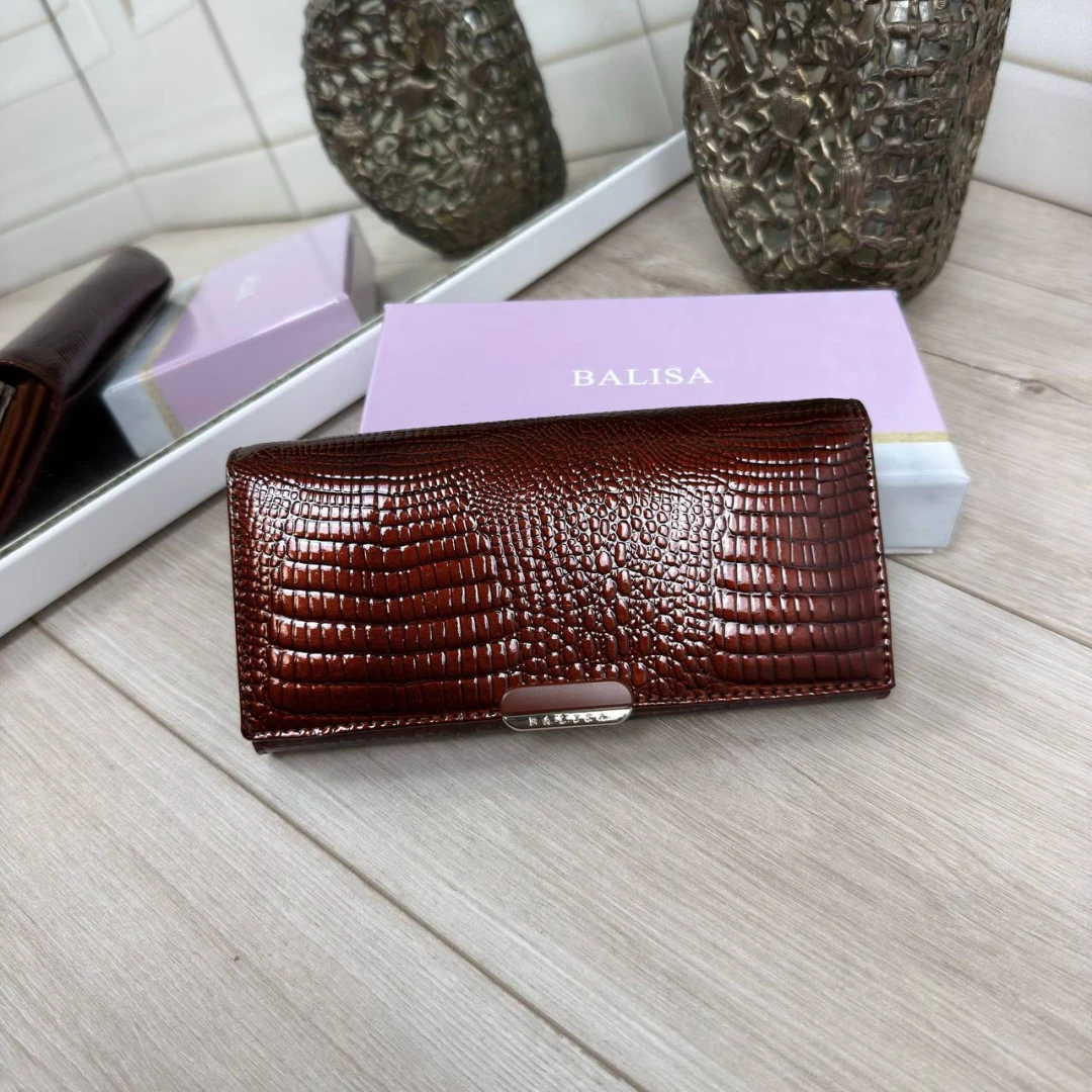 Коричневий жіночий гаманець із натуральної лакової шкіри в коробці