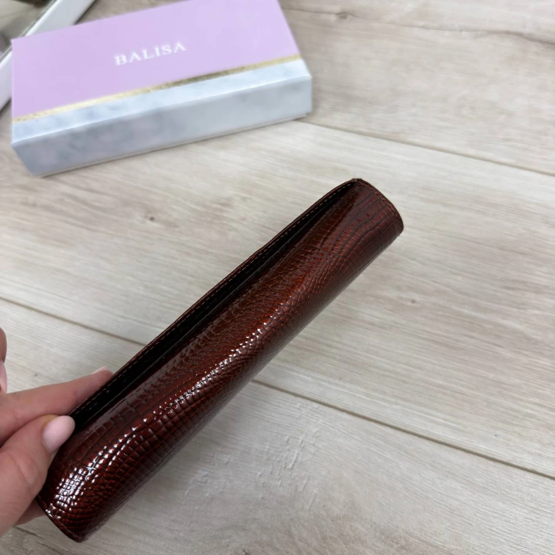 Коричневий жіночий гаманець із натуральної лакової шкіри в коробці