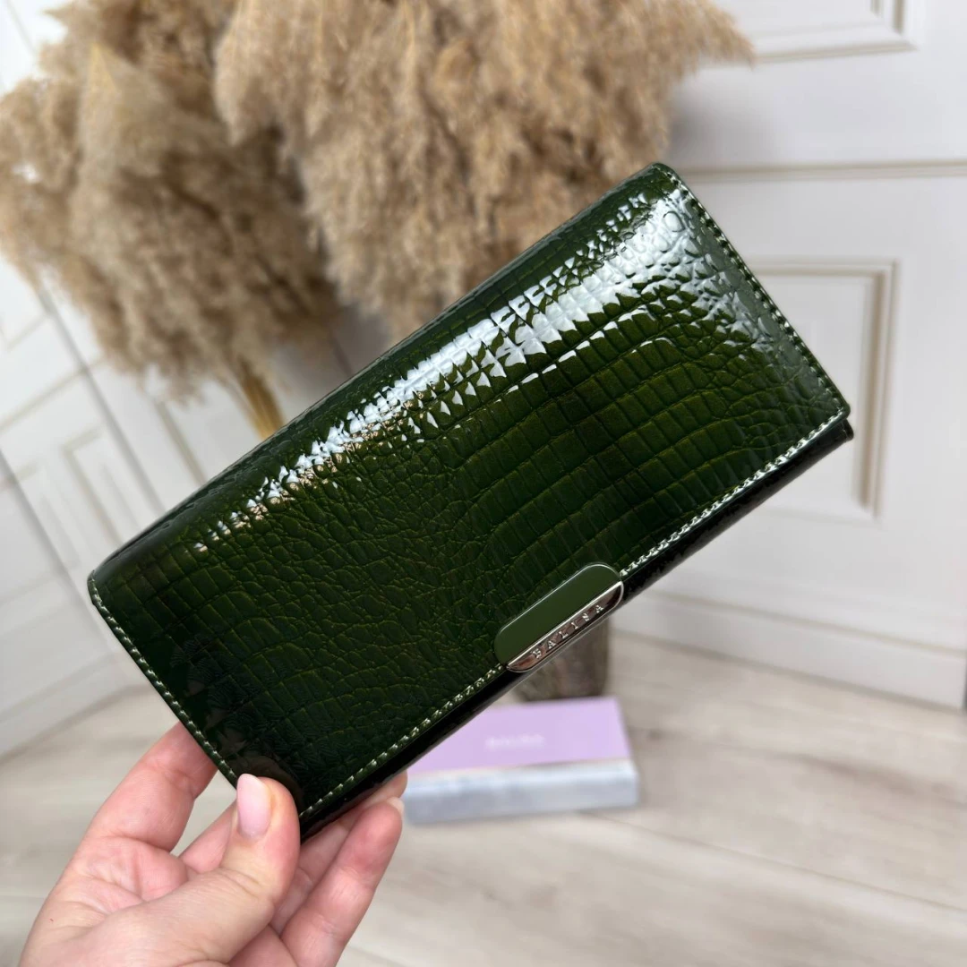 Темно-зелений жіночий гаманець із натуральної лакової шкіри