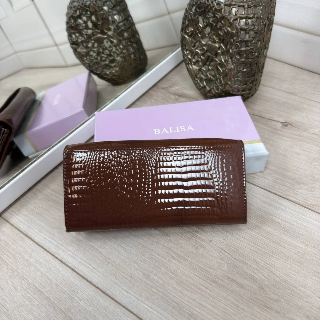 Жіночий гаманець кольору мокко з натуральної лакової шкіри