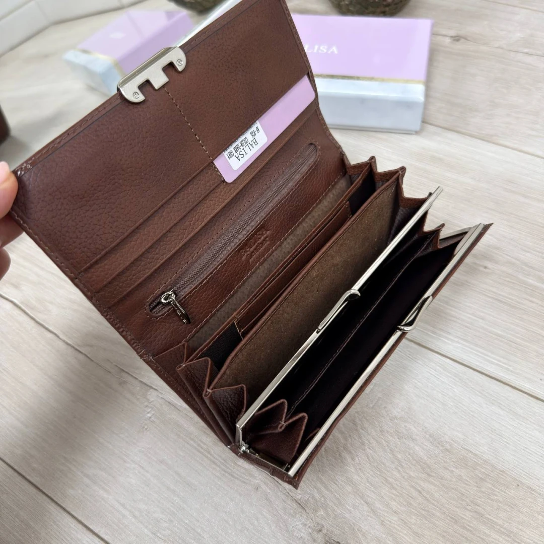 Жіночий гаманець кольору мокко з натуральної лакової шкіри