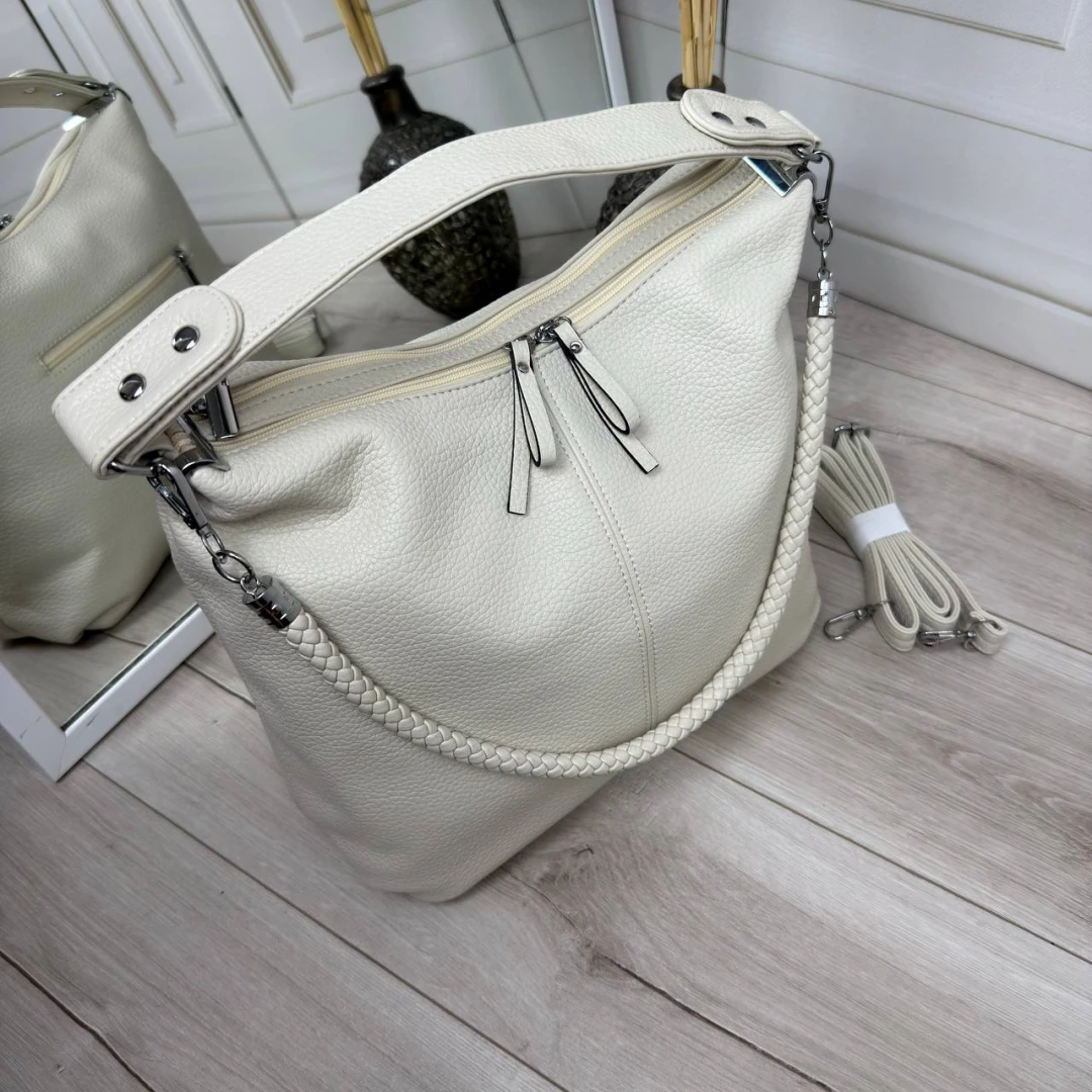 Молочна жіноча сумка-мішок А4 з екошкіри з регульованим ременем