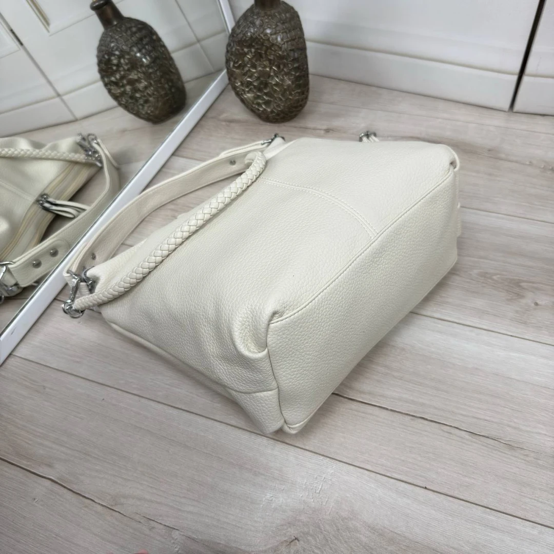 Молочна жіноча сумка-мішок А4 з екошкіри з регульованим ременем