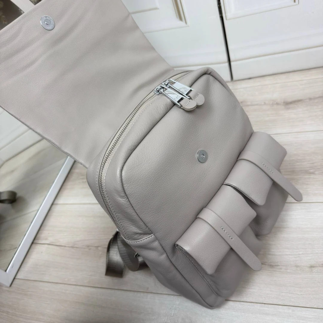 Жіночий шкіряний рюкзак Polina & Eiterou сіро-бежевого кольору