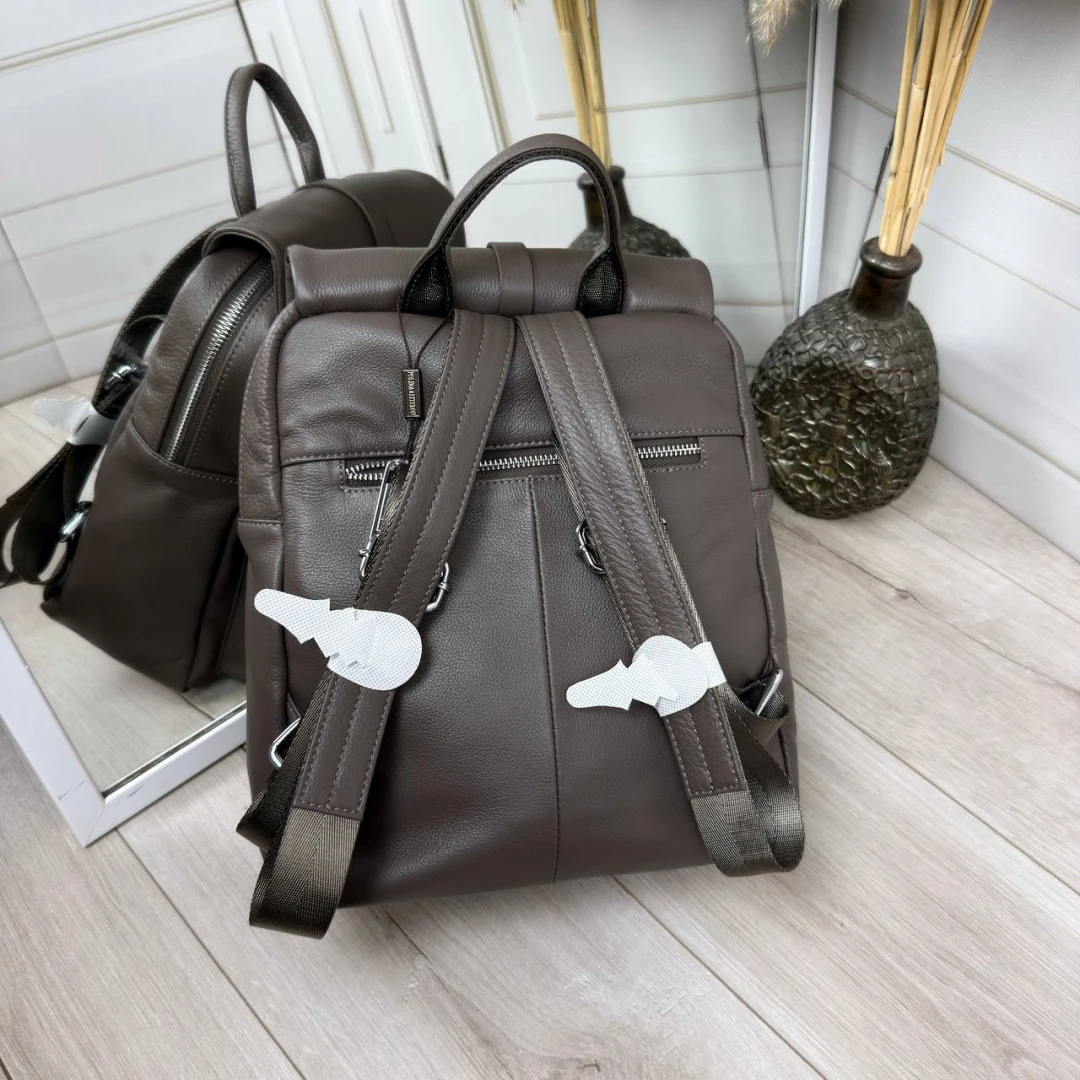 Жіночий шкіряний рюкзак Polina & Eiterou кольору мокко