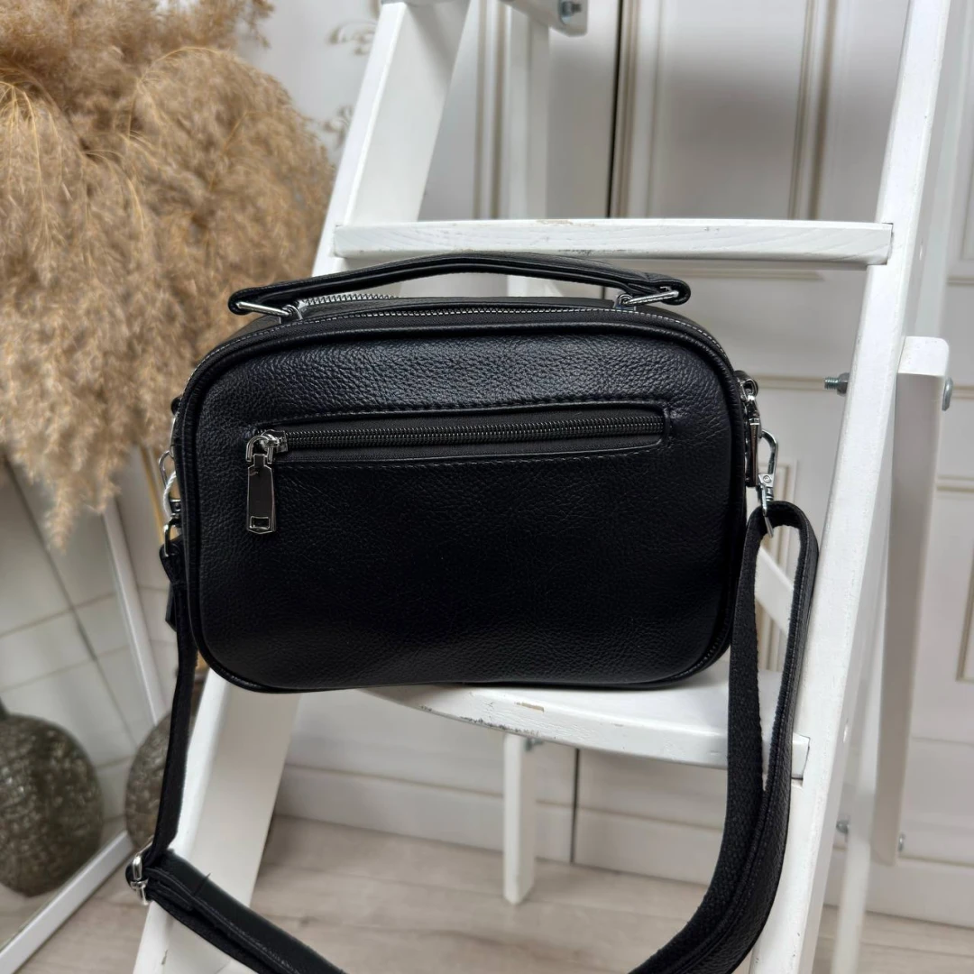 Чорна жіноча сумка через плече з екошкіри на два відділення