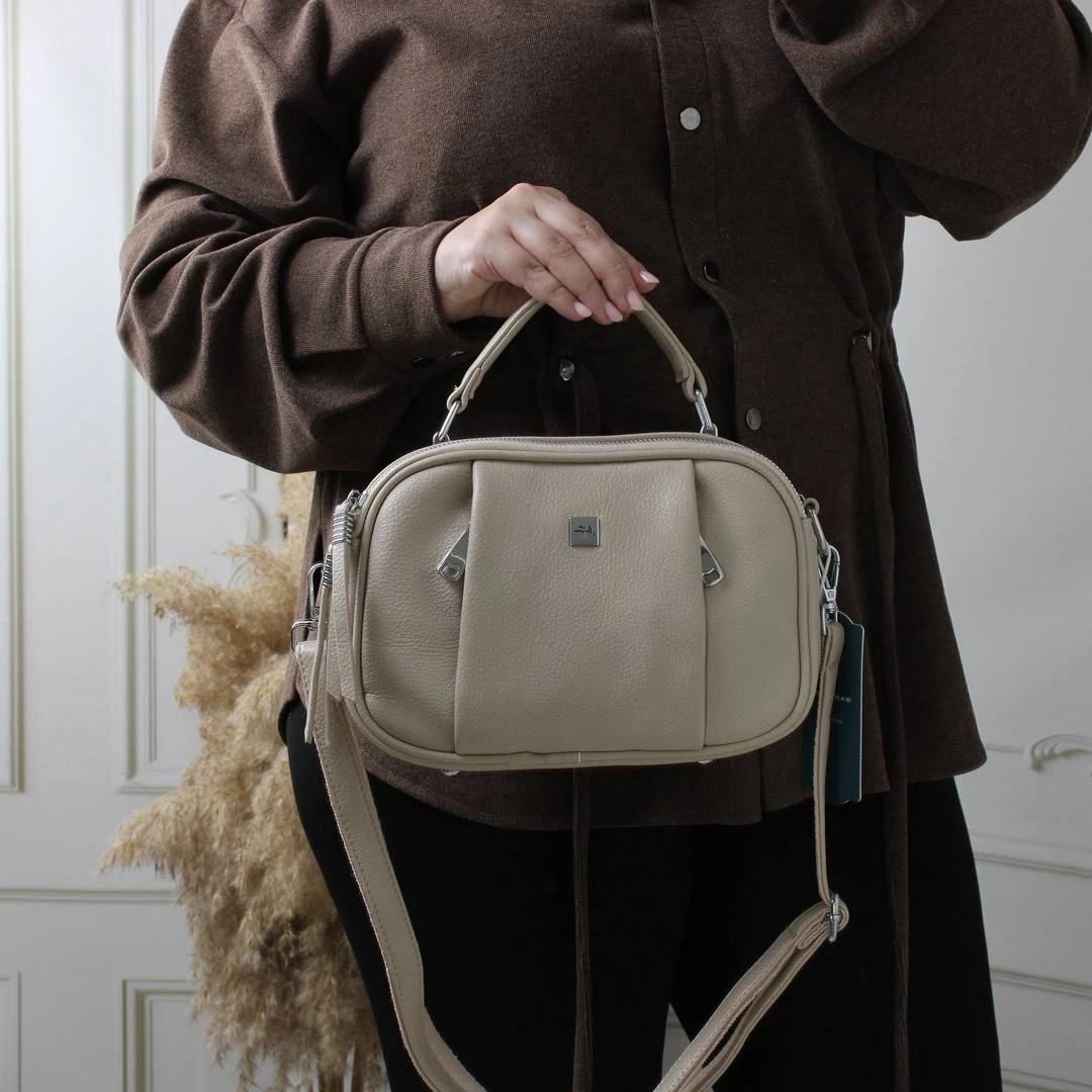 Бежева жіноча сумка через плече з екошкіри крос-боді