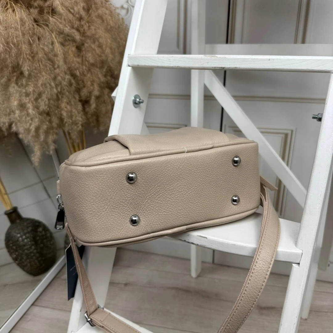 Бежева жіноча сумка через плече з екошкіри крос-боді