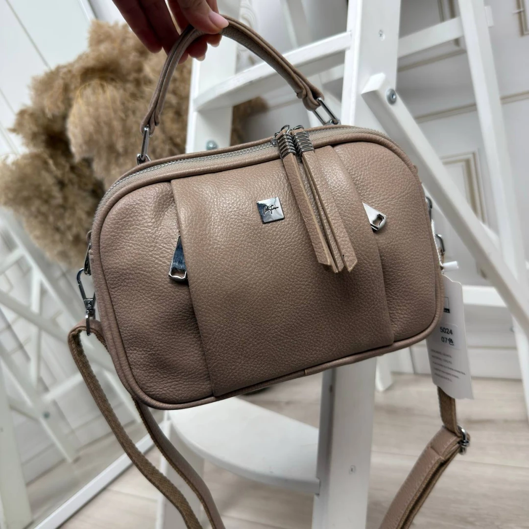 Жіноча сумка через плече кольору капучіно з екошкіри (2 відділення)