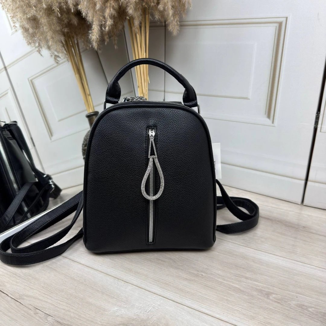 Чорна жіноча сумка-рюкзак 2 в 1 із екошкіри зі срібною фурнітурою