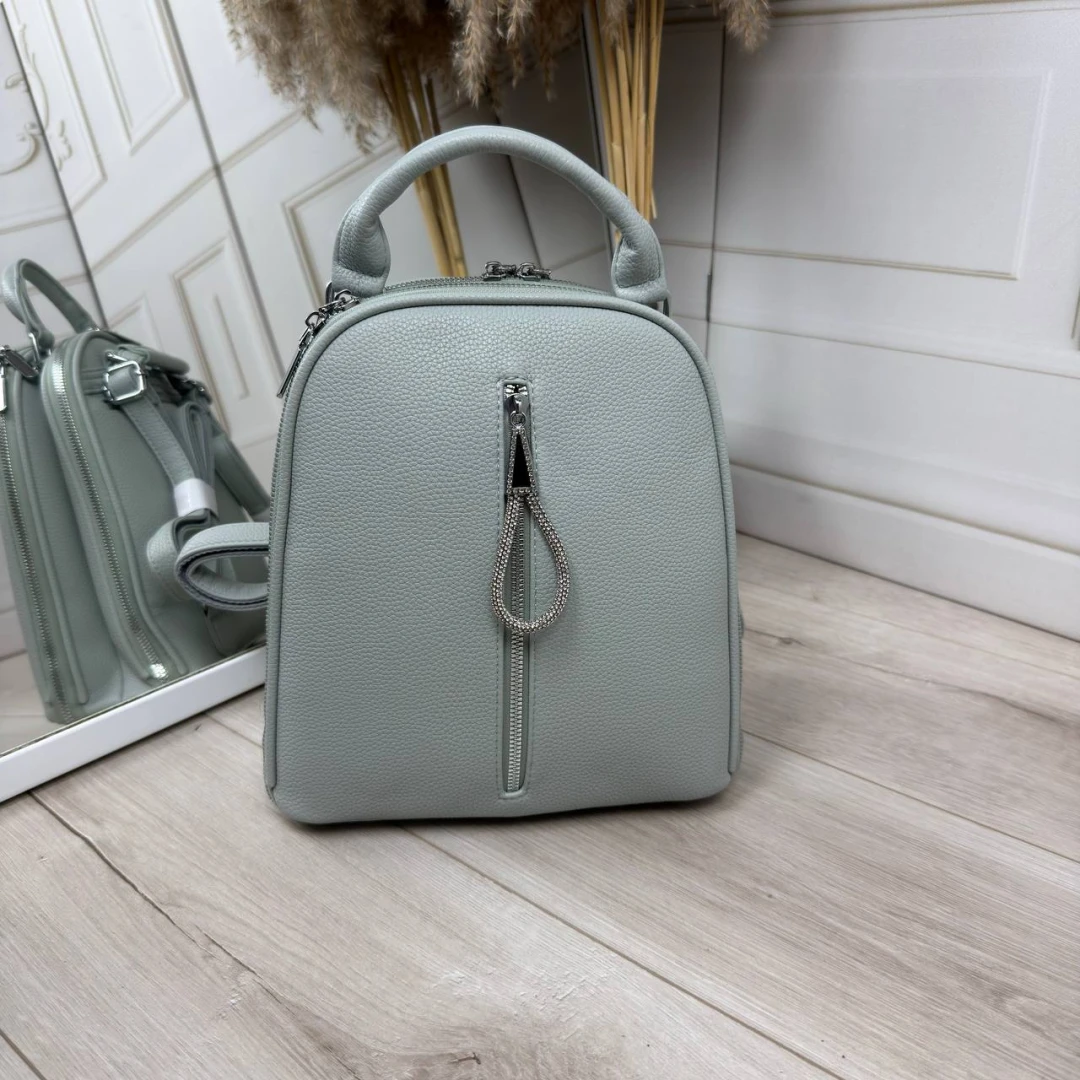 Жіноча сумка-рюкзак кольору фісташка з екошкіри (срібна фурнітура)
