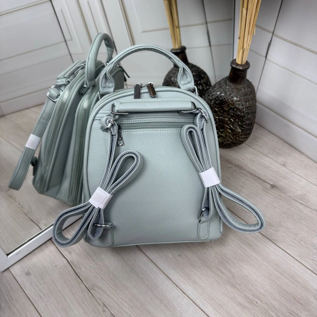 Жіноча сумка-рюкзак кольору фісташка з екошкіри (срібна фурнітура)