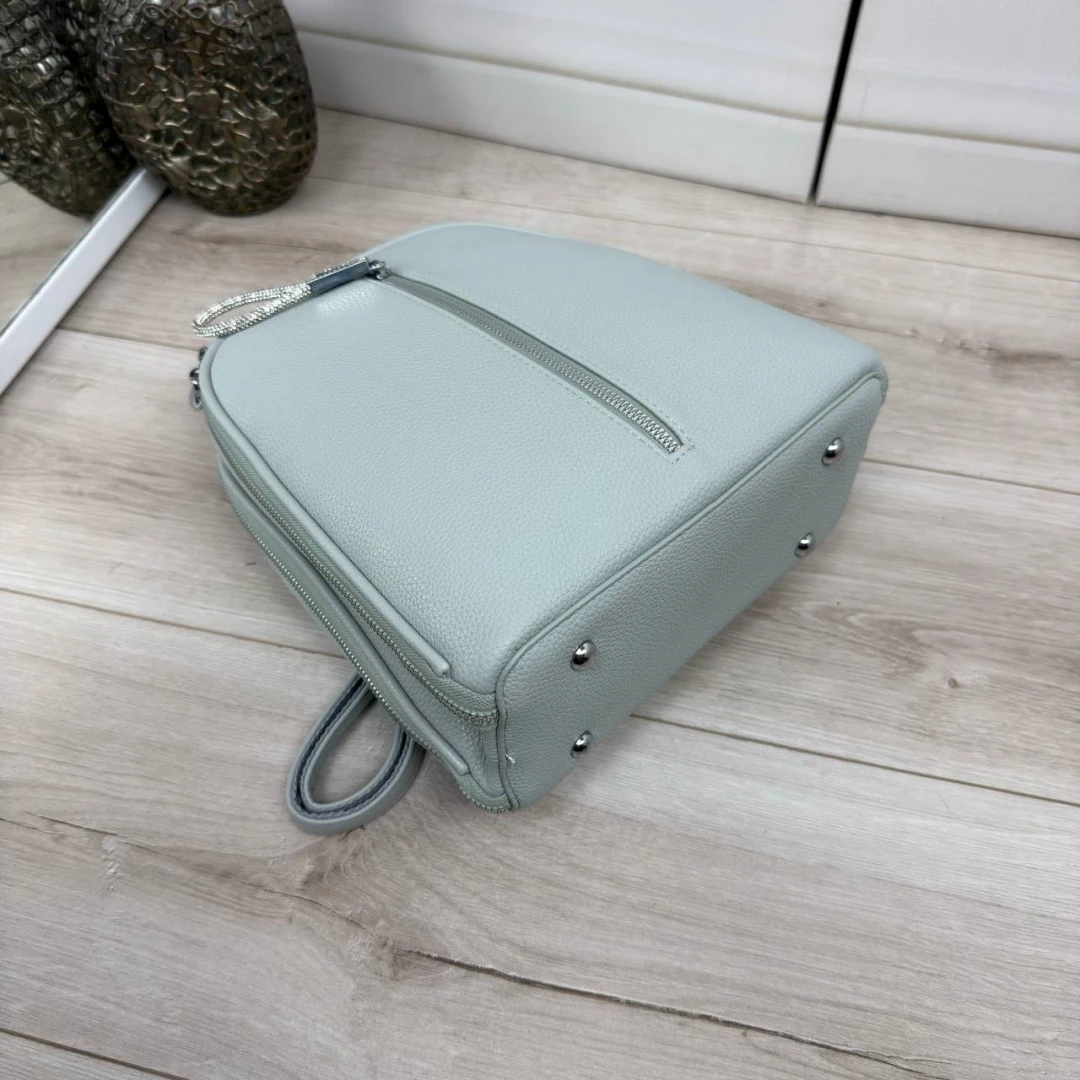 Жіноча сумка-рюкзак кольору фісташка з екошкіри (срібна фурнітура)