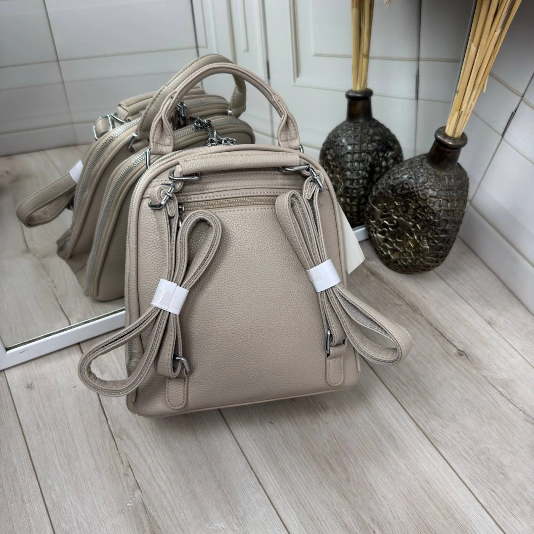 Бежева жіноча сумка-рюкзак із екошкіри з двома відділеннями