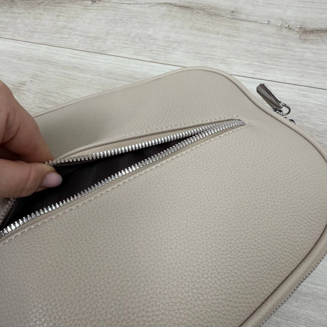 Бежева жіноча сумка-рюкзак із екошкіри з двома відділеннями