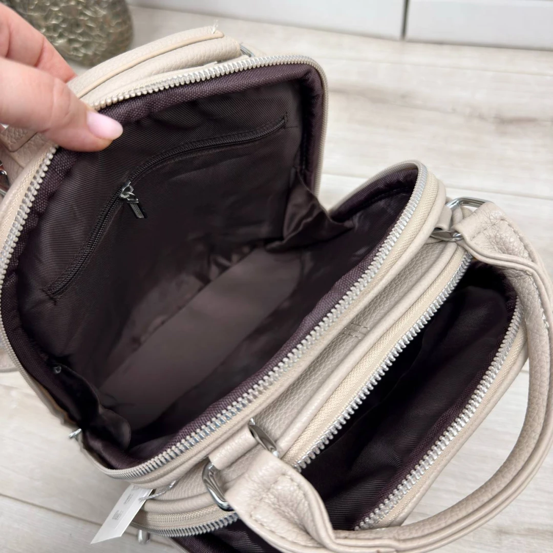 Бежева жіноча сумка-рюкзак із екошкіри з двома відділеннями