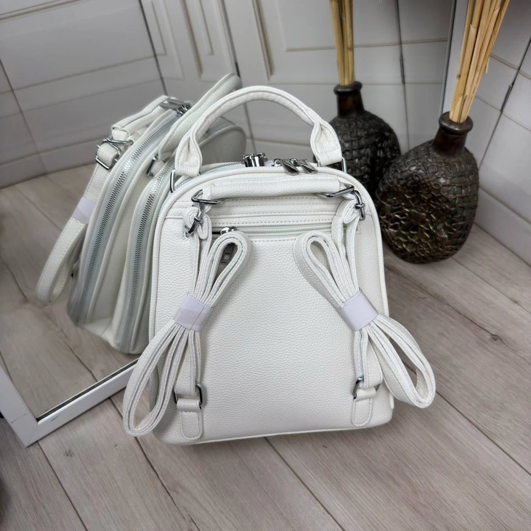 Біла жіноча сумка-рюкзак із екошкіри — стильна модель-трансформер