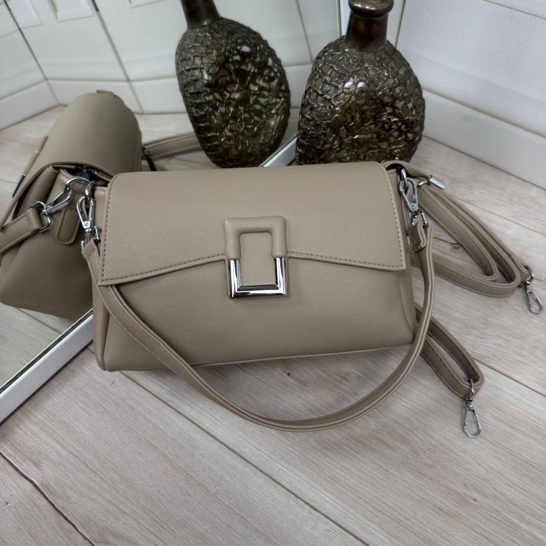 Жіноча сумка через плече кольору темний беж із екошкіри (3 відділення)