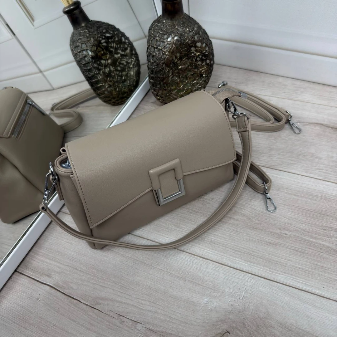 Жіноча сумка через плече кольору темний беж із екошкіри (3 відділення)