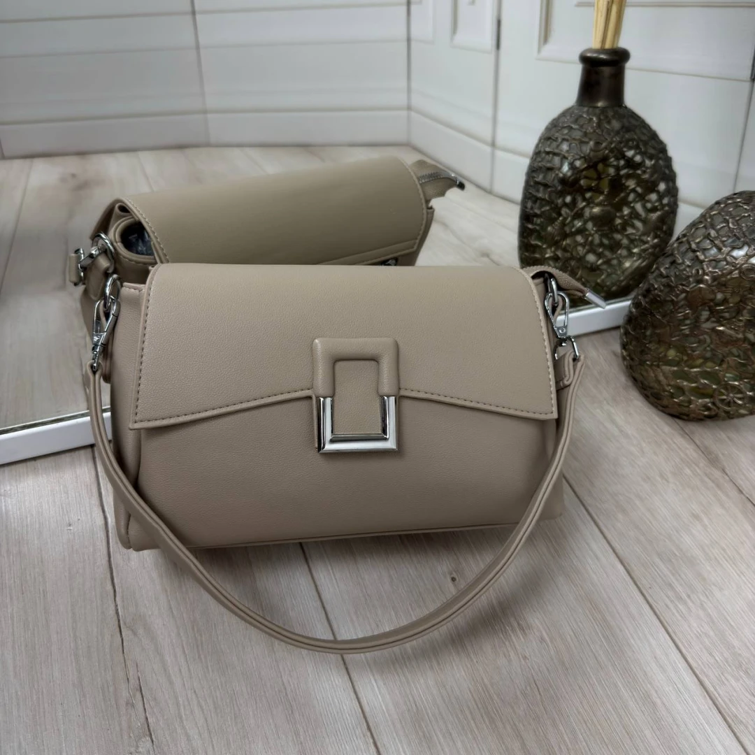 Жіноча сумка через плече кольору темний беж із екошкіри (3 відділення)