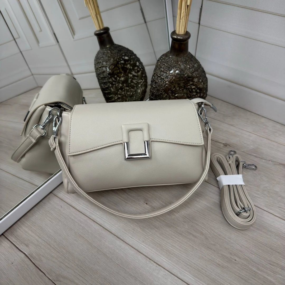 Сіро-бежева жіноча сумка через плече з екошкіри на три відділення