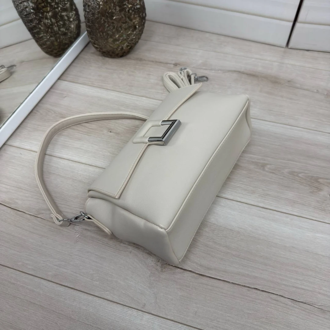 Сіро-бежева жіноча сумка через плече з екошкіри на три відділення