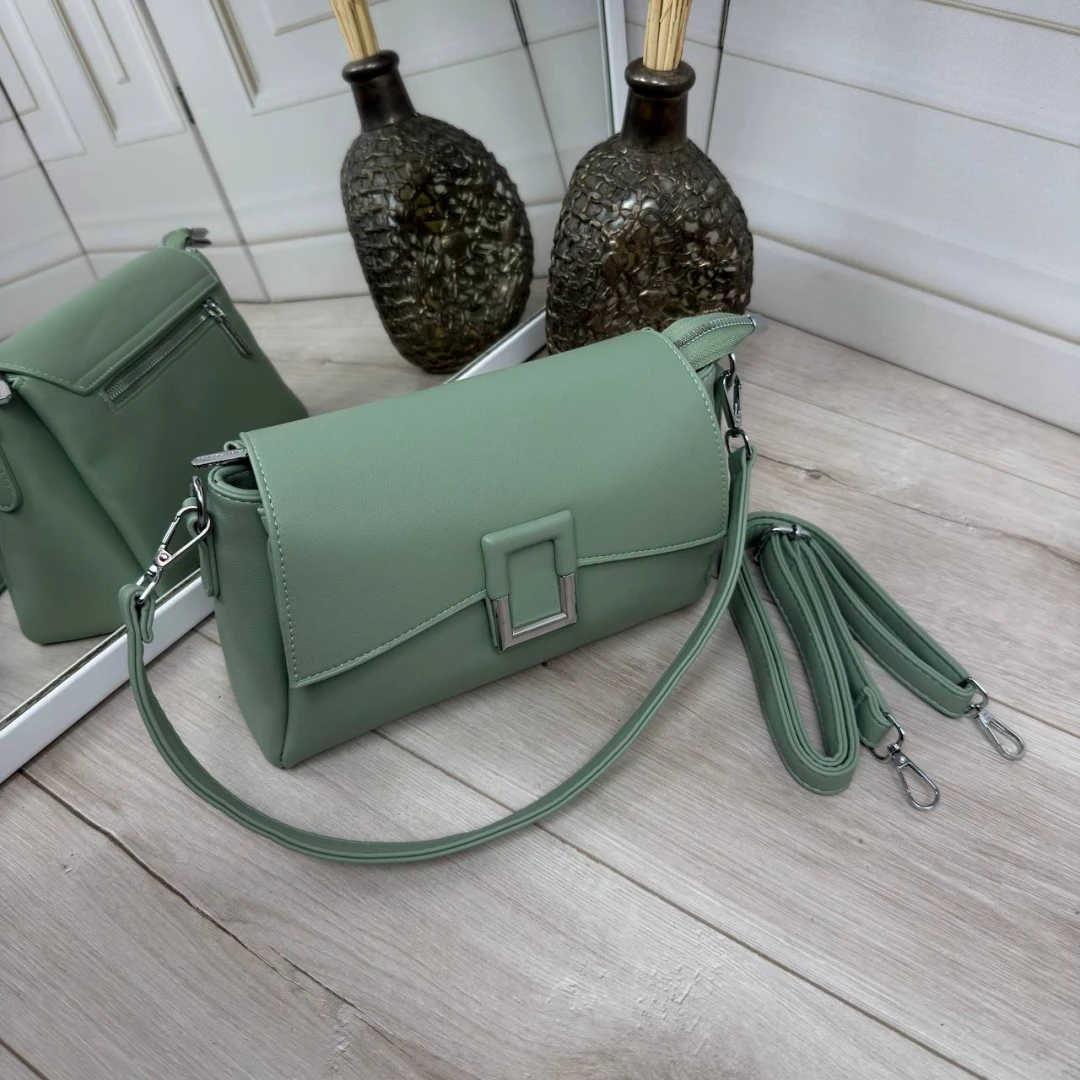 Фісташкова жіноча сумка через плече з екошкіри (три відділення)