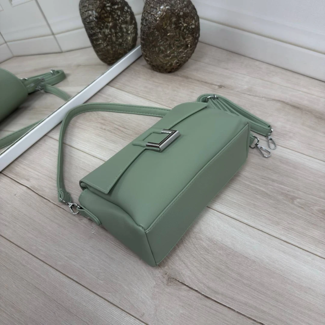 Фісташкова жіноча сумка через плече з екошкіри (три відділення)