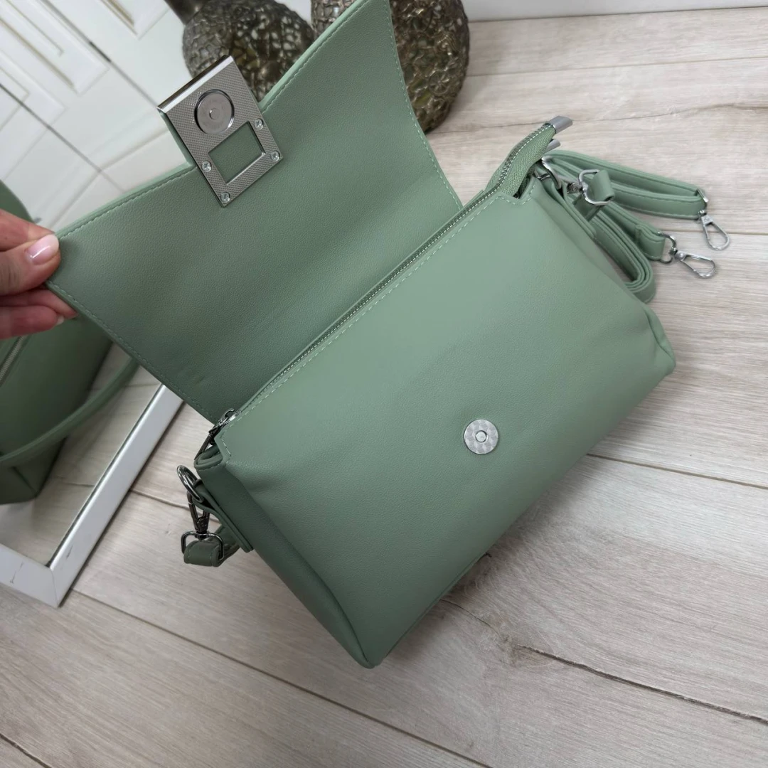 Фісташкова жіноча сумка через плече з екошкіри (три відділення)