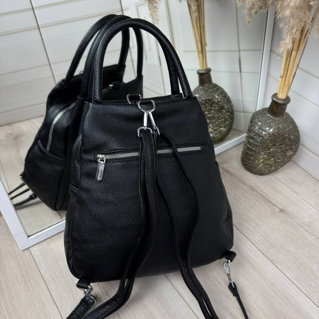 Чорна жіноча сумка-рюкзак із екошкіри трансформер на блискавці