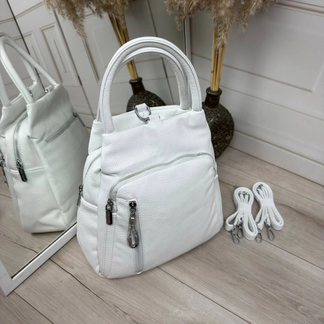 Біла жіноча сумка-рюкзак із екошкіри компактна та містка