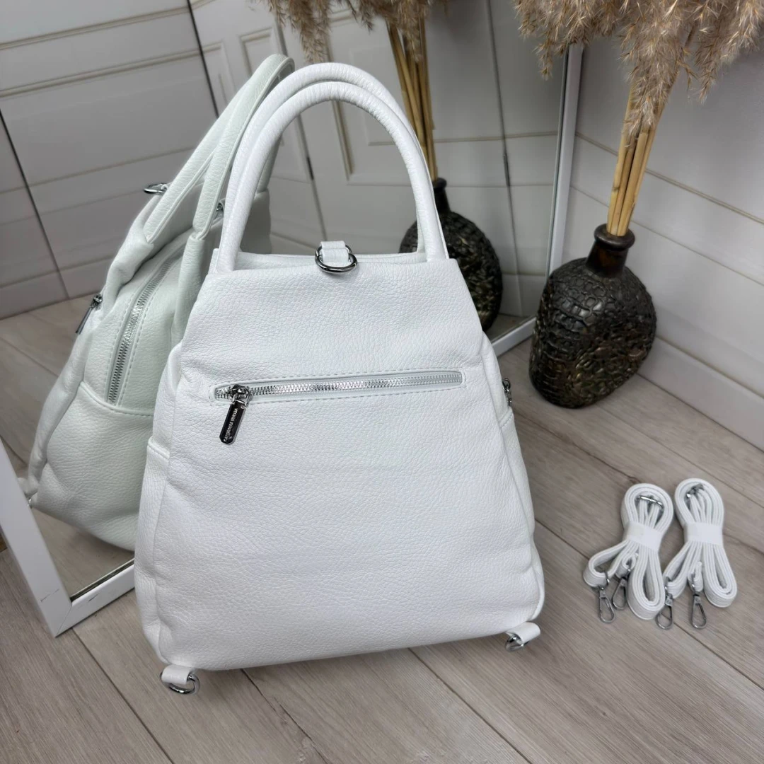 Біла жіноча сумка-рюкзак із екошкіри компактна та містка