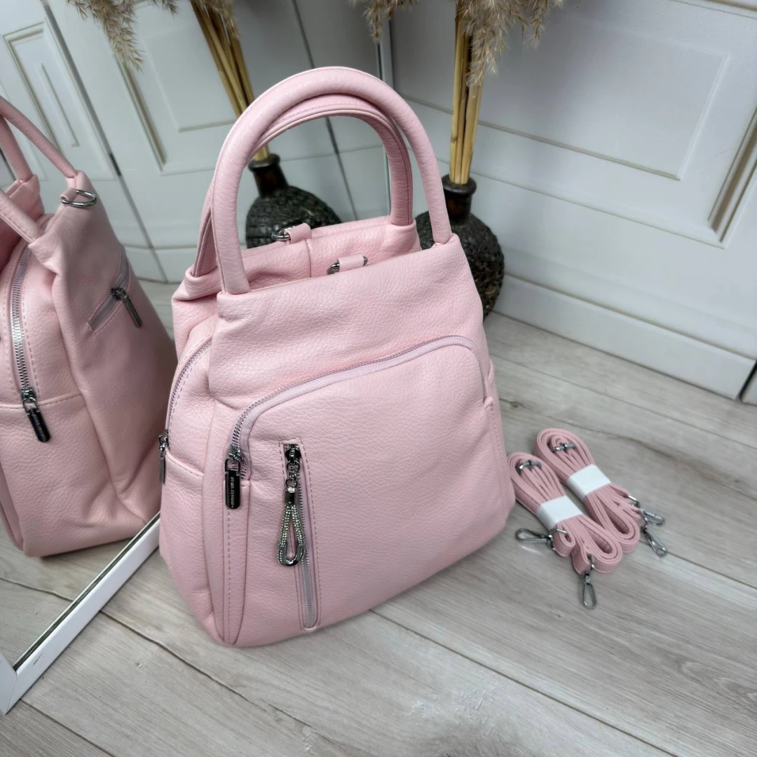 Пудрова жіноча сумка-рюкзак із екошкіри ніжного дизайну