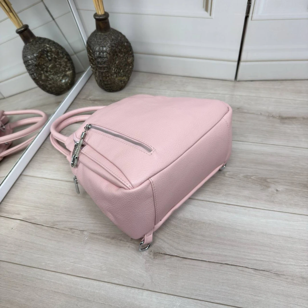 Пудрова жіноча сумка-рюкзак із екошкіри ніжного дизайну