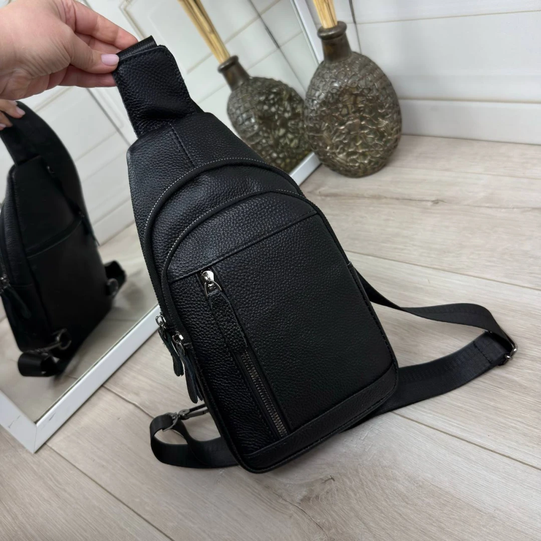 Чоловіча сумка-слінг із натуральної шкіри чорного кольору